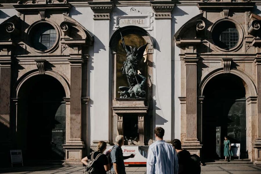 500 Years of Munich Architecture (Max. 16 Guests) - Meeting at Frauenplatz 1 and what to expect from Philipp
