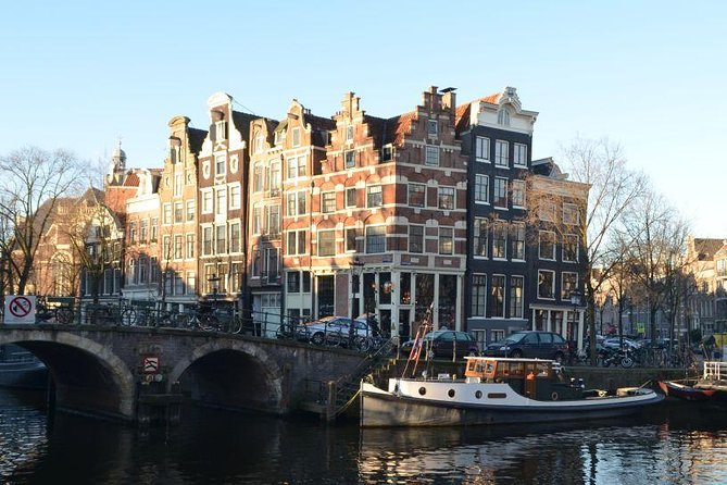 Amsterdam Architecture Tour - Stop 1: The canal ring structure and waterline architecture