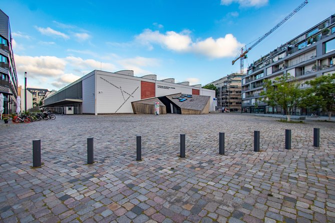 Architectural Berlin: Private Tour with a Local Expert - When modern buildings respect old surroundings