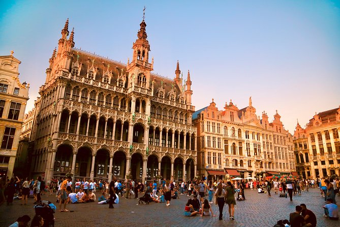 Architecture Tour of Brussels - Stop 2: Les Galeries Royales Saint-Hubert, where shopping became architecture