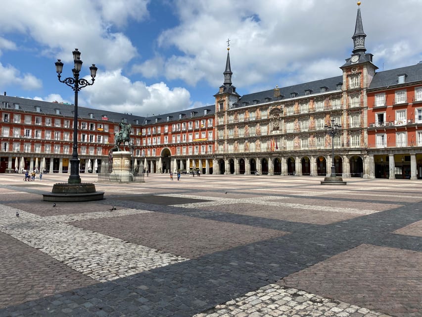Architecture Tour: Old Historic Madrid with an architect - Why an architect leads you through Madrid’s power shifts