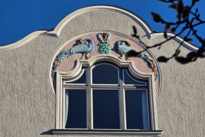 Art Nouveau Meets Street Art in Munich (Max. 12 guests) - Georgenstraße 7 start: small group energy and easy wayfinding