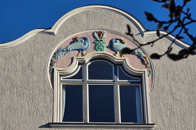 Art Nouveau Meets Street Art in Munich (Max. 12 guests) - Georgenstraße 7 start: small group energy and easy wayfinding