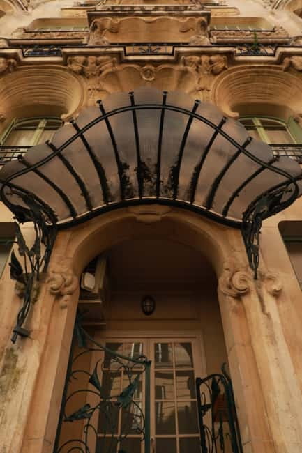 Art nouveau Paris tour - Stop 6: Picasso’s favorite drinking dens and Belle Époque culture
