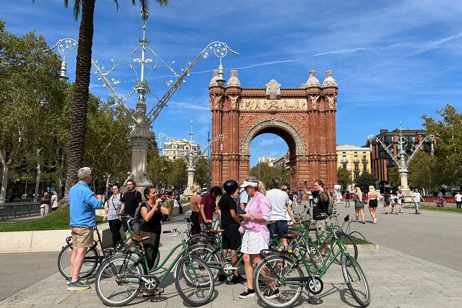 Barcelona 3-hour Bike or E-Bike Tour: Gaudí By Bike - Modernist façades sprint: Palau de la Música, Casa Batlló, and La Pedrera