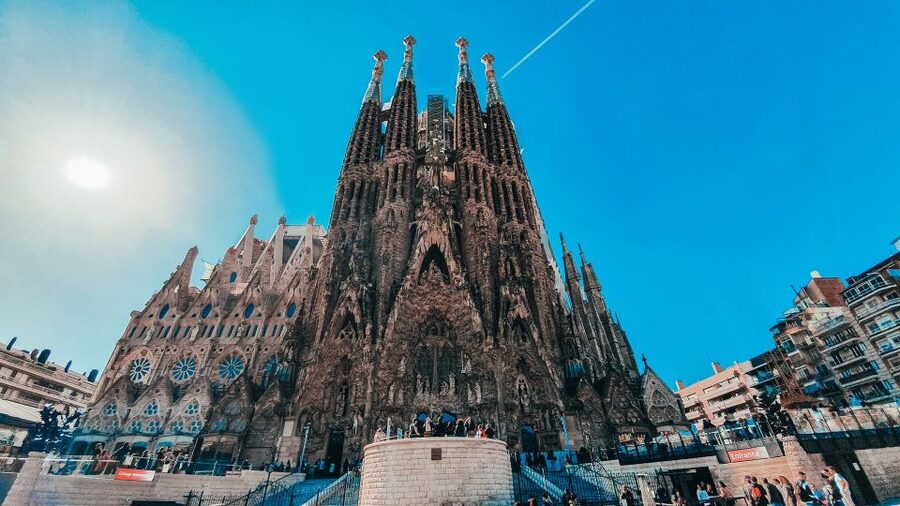 Barcelona Architecture Walking Tour With Casa Batlló Upgrade - What to Bring (So You Don’t Hate the Day)