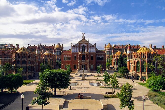 Barcelona Architecture Walking Tour With Casa Batlló Upgrade - What you pay for, and what you’ll need to book separately
