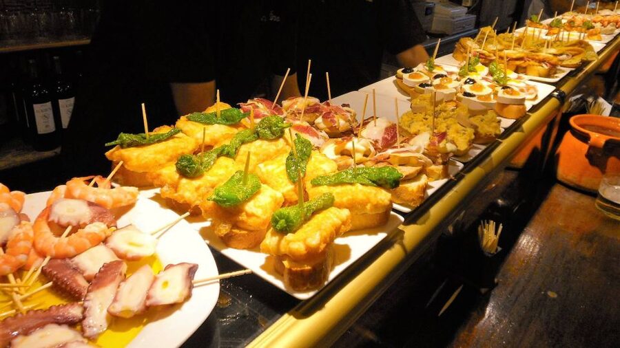 Barcelona: Evening Walking Tour in the Gaudi Area with Tapas - Practical Tips So the Evening Feels Easy