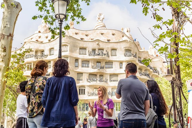 Barcelona Gaudi and Sagrada Familia Tour - The Metro Connection Between Pedrera and the Sagrada