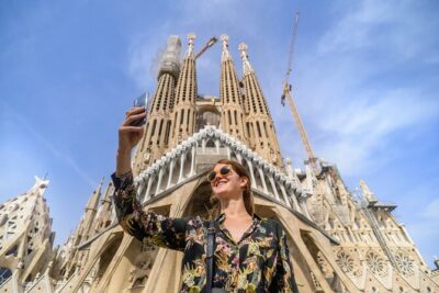 Barcelona Gaudi and Sagrada Familia Tour - Casa Batlló From the Outside: Legends You Can Spot