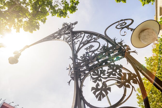 Barcelona Gaudi and Sagrada Familia Tour - Sagrada Familia: What You Learn in 30 Minutes