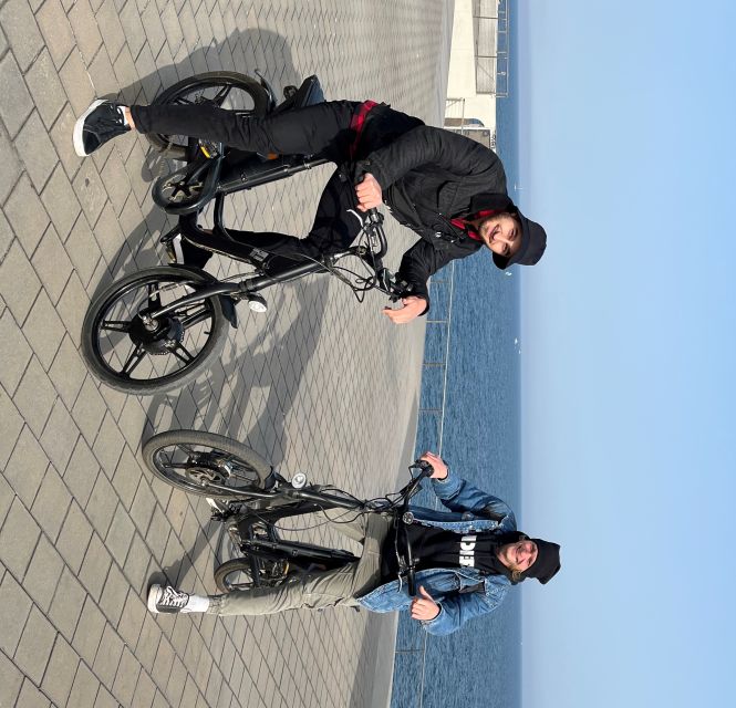 Barcelona: Gaudi Guided E-Bike Tour - Meeting in Ciutat Vella and Getting Oriented Fast