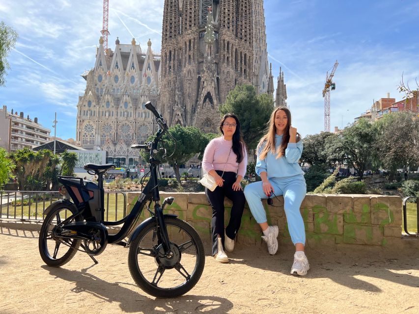 Barcelona: Gaudi Guided E-Bike Tour - The Park Stop: A City Favorite, Built for Gaudí Fans