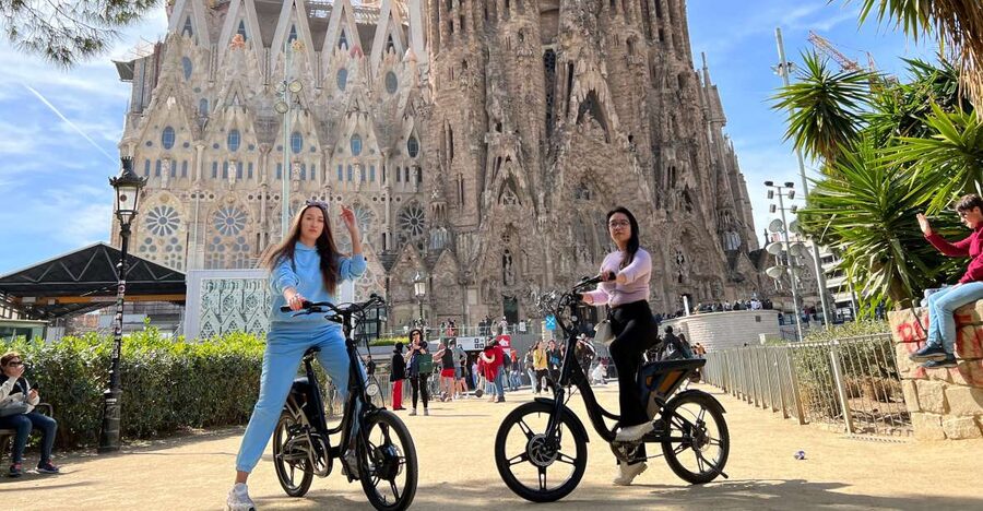 Barcelona: Gaudi Guided E-Bike Tour - Waterfront Views and the Big Landmarks You’ll Want Photos of