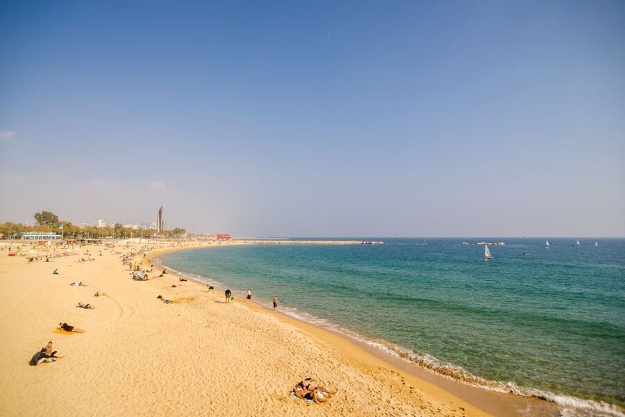barcelona: Gaudi Highlights eBike tour - Barcelona by bike: how the eBike changes the day