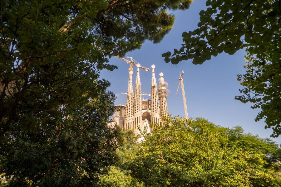 barcelona: Gaudi Highlights eBike tour - The guides: what makes the stories land