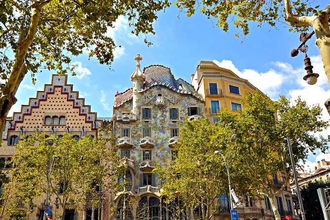 Barcelona Gaudi Houses Tour: Casa Vicens, Pedrera & Casa Batlló - Group size, timing, and the pacing that makes it work