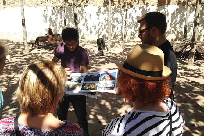 Barcelona & Gaudi. Regular Tour - Why This Gaudí Architecture Walk Feels Different