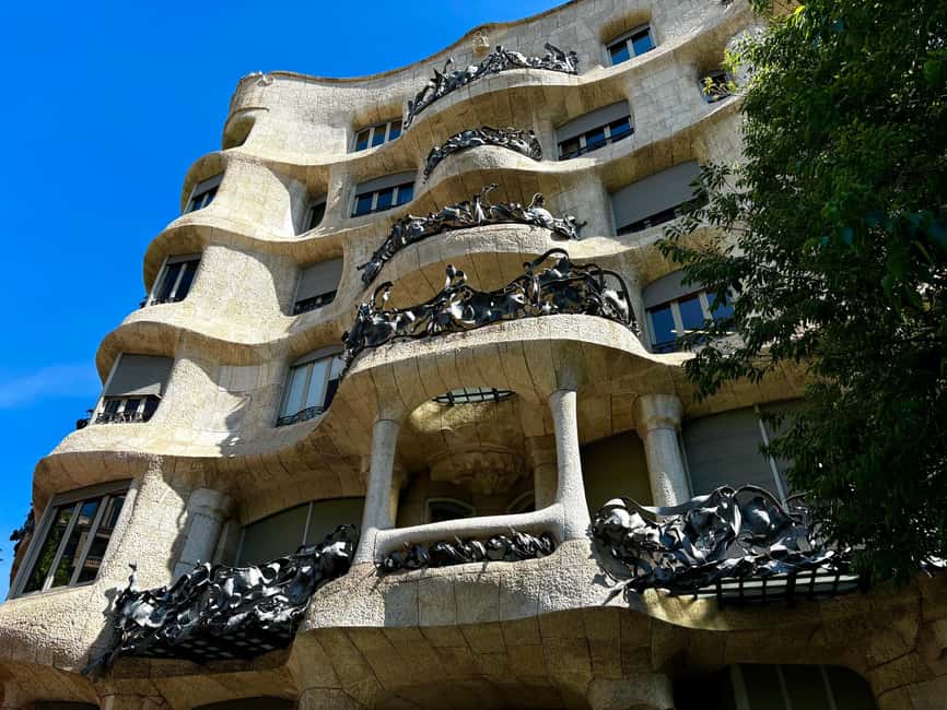 Barcelona: Gaudi Tapas & Wine Tasting Small Group Tour - Passeig de Gracia and Eixample: where elegance meets street smarts