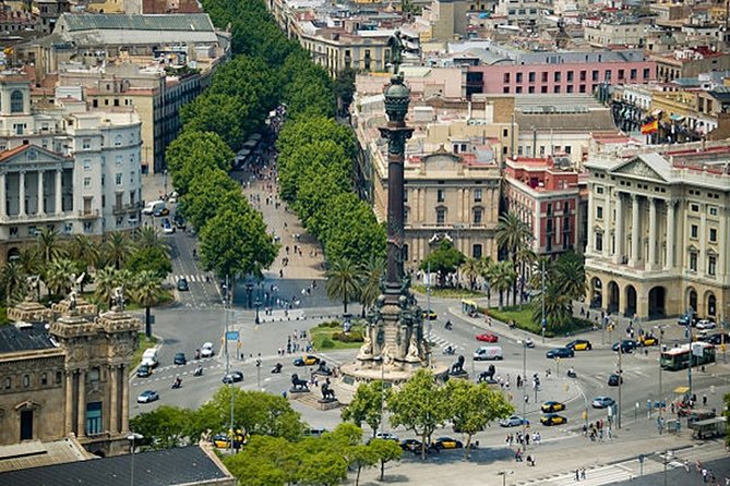 Barcelona Gaudi Tour: Sagrada Familia, Casa Batllo & Casa Mila - How the Private Gaudí Day Runs (Pickup, timing, group size)