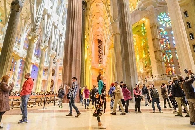 Barcelona Gaudi Tour: Sagrada Familia, Casa Batllo & Casa Mila - Safety and comfort: masks, disinfecting, and a driver who keeps things moving