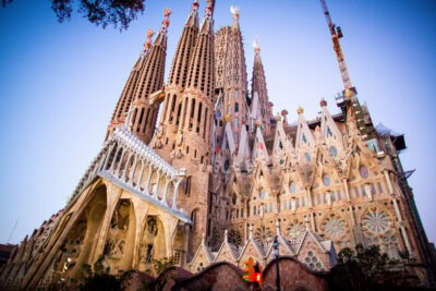 Barcelona Highlights: The Best of Gaudi On Segway - Plaça dels Traginers and the Gothic Quarter: where Gaudí’s world starts