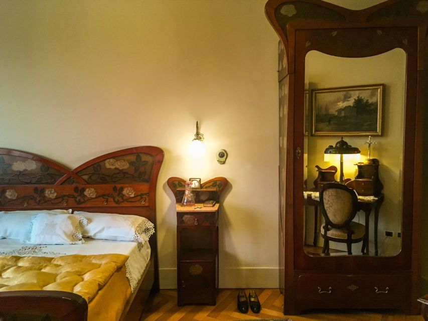 Barcelona: Private Gaudi Tour to Casa Mila & Casa Vicens - Palau Güell in the Raval: why an early commission still feels weird in a good way
