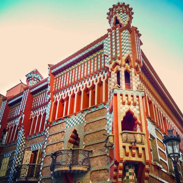 Barcelona: Private Gaudi Tour to Casa Mila & Casa Vicens - Casa Mila: skip the line, then use audio like a pro