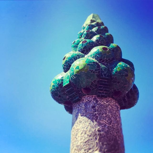 Barcelona: Private Gaudi Tour to Casa Mila & Casa Vicens - The short subway ride to Casa Vicens: where you get extra time