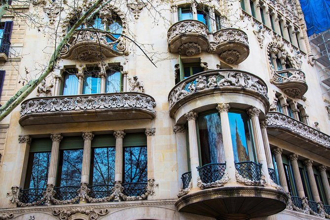 Barcelona Private Walking Tour through the City of Gaudi - Mercat de la Boqueria: the most famous market stop, done right