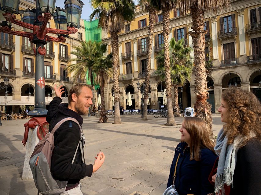 Barcelona: Ramblas, Gothic & Gaudí Architecture Walking Tour - Barcelona Cathedral and Plaça Sant Jaume: Fast Photo Stops With Big Story Potential