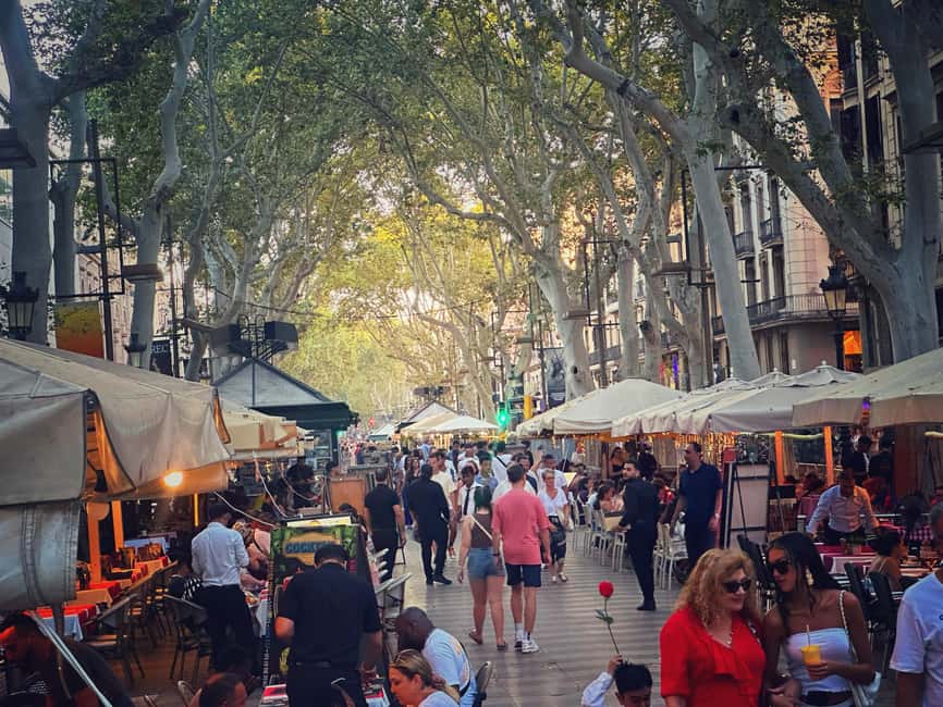 Barcelona: Ramblas, Gothic & Gaudí Architecture Walking Tour - Metro Transfer and Passeig de Gràcia: Where Gaudí Takes Over