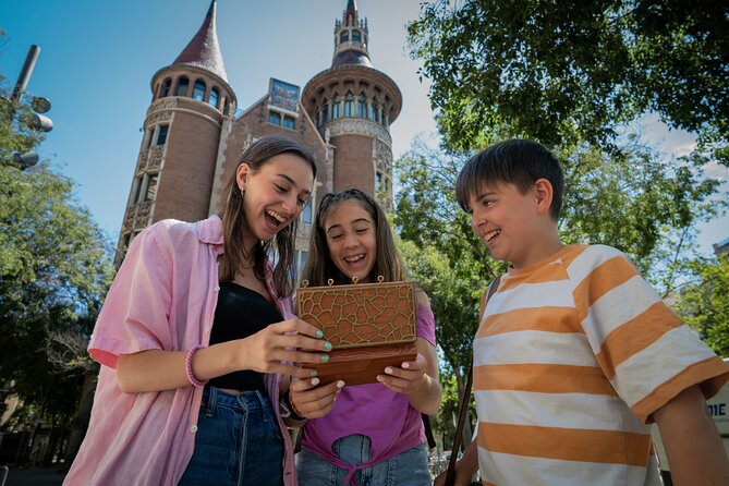 Barcelona Street Escape: Gaudi and the Hidden Treasure - Getting there smoothly in the Eixample