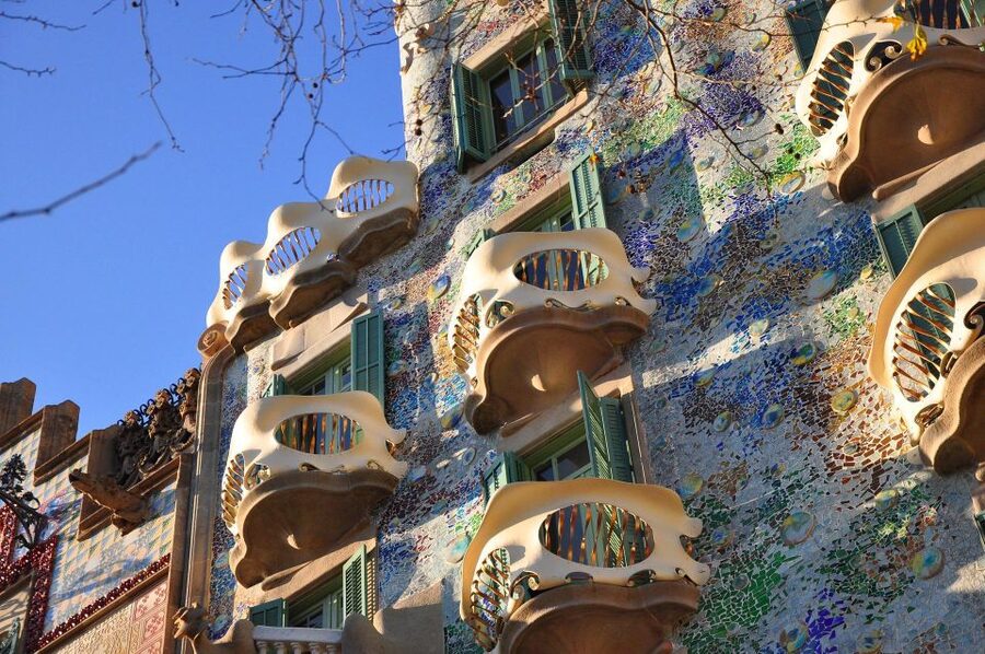 Barcelona: The Genuis of Gaudi & Modernist Architects Tour - Passeig de Gràcia: the house row built like a show