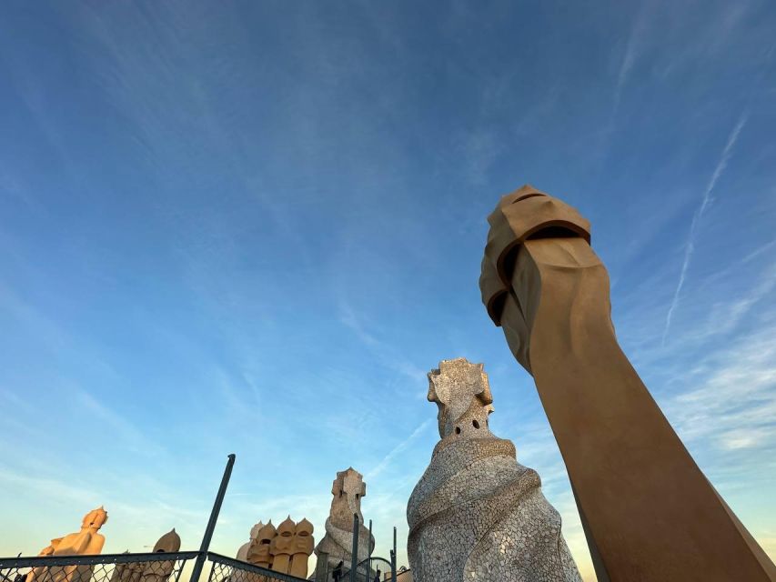 Barcelona: The Genuis of Gaudi & Modernist Architects Tour - What to bring, and what the tour doesn’t allow