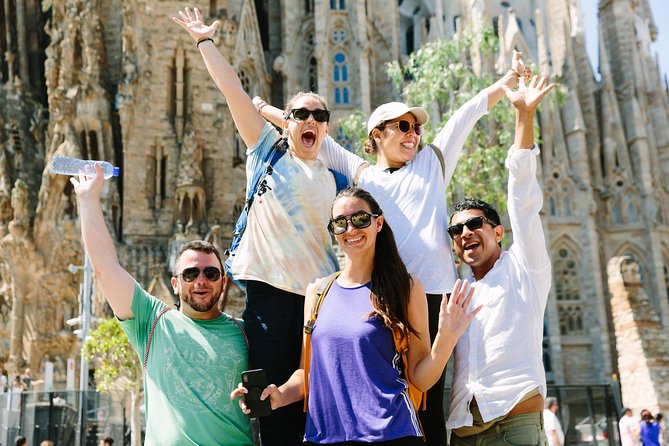 Barcelona: Wonders of Gaudi Bike Tour - Gaudí by bike: why this 3.5-hour loop is worth it