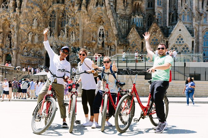 Barcelona: Wonders of Gaudi Bike Tour - Casa Milà on wheels: what to look for while you roll by
