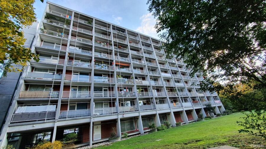 Berlin: Guided Architectural Walking Tour of Hansaviertel - How WWII nearly erased Hansaviertel—and why that matters