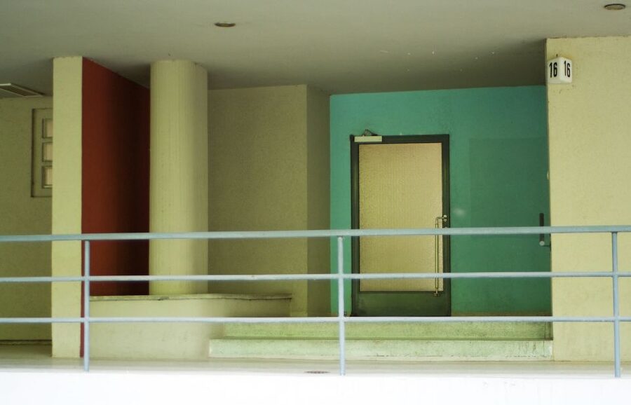 Berlin: Guided Architectural Walking Tour of Hansaviertel - Tiergarten sounds: the real-time backdrop to modernist design