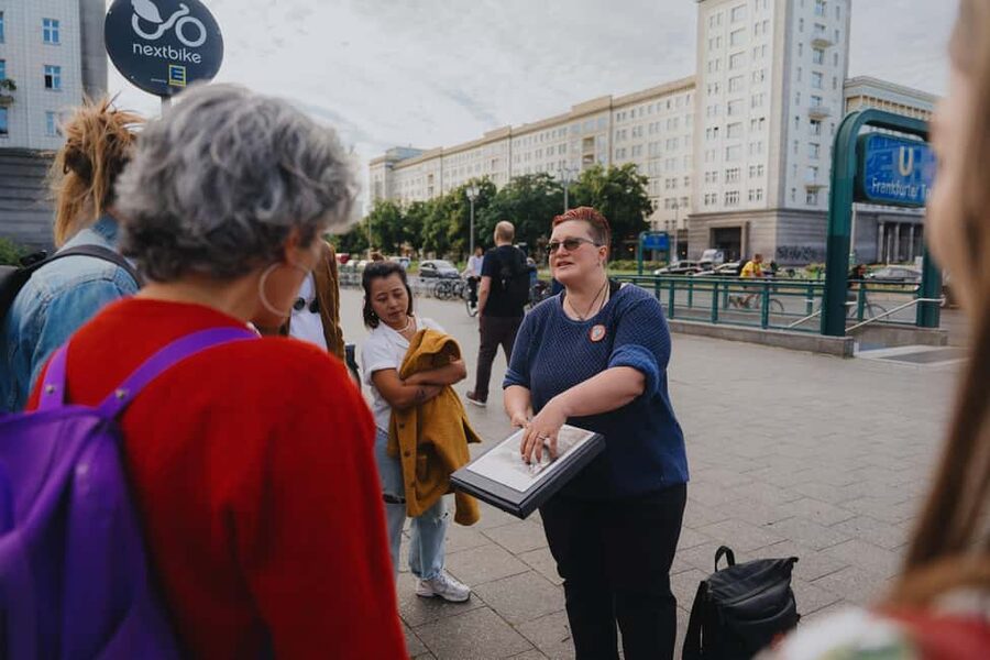 Berlin: Karl-Marx-Allee Tour of Life and Architecture in GDR - Meeting at Frankfurter Tor: getting your bearings fast