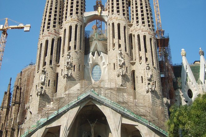 Best Gaudi Private Tour with Sagrada Familia & Park Guell in BCN - Price and value: when $584.10 per person makes sense