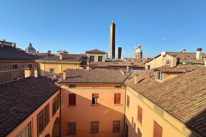 Best of Bologna in one day : Food, architecture, art and history - Piazza Maggiore and Palazzo Comunale: Art in Stone, Terracotta, and Staircases