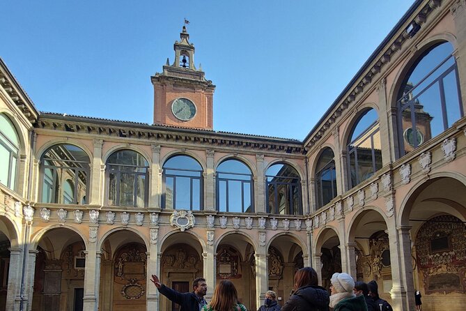 Best of Bologna in one day : Food, architecture, art and history - Archiginnasio and Pinacoteca Nazionale: University Walls and Major Paintings