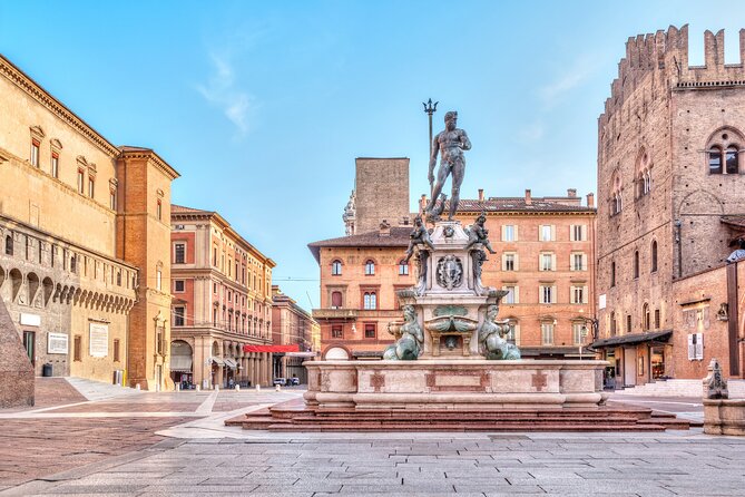Best of Bologna in one day : Food, architecture, art and history - San Giacomo Maggiore, Canale delle Moline: Smaller Stops With Big Atmosphere