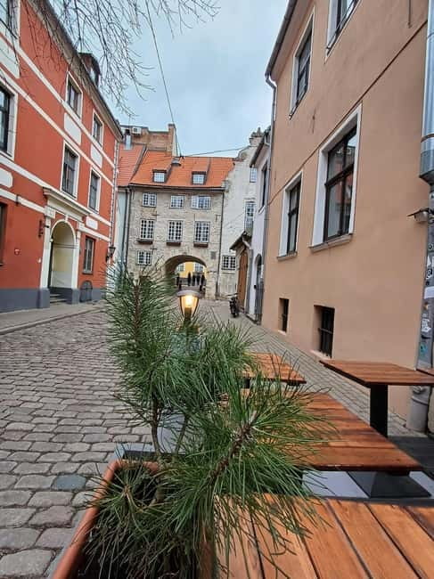 Big Riga: Old Town & Art Nouveau quarter - Starting in Old Riga: Dzenis Amber to 13th-Century Vecrīga