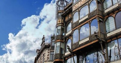Brussels 3-Hour Guided Art Nouveau Tour - The Grand-Place Start: Easy to Find, Quick to Get Oriented