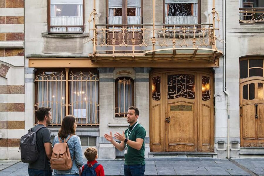 Brussels: Art Nouveau Private Walking Tour with Horta Museum - Café Belga meeting point: get the route right in the first minutes