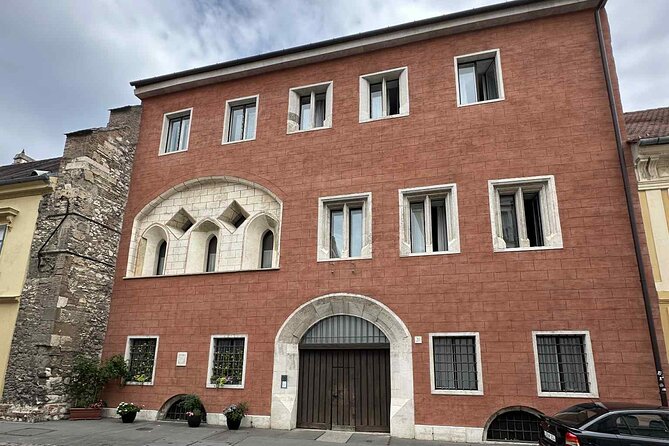 Buda Castle Tour: History and Architecture - Royal Palace Hill: more than a postcard stop