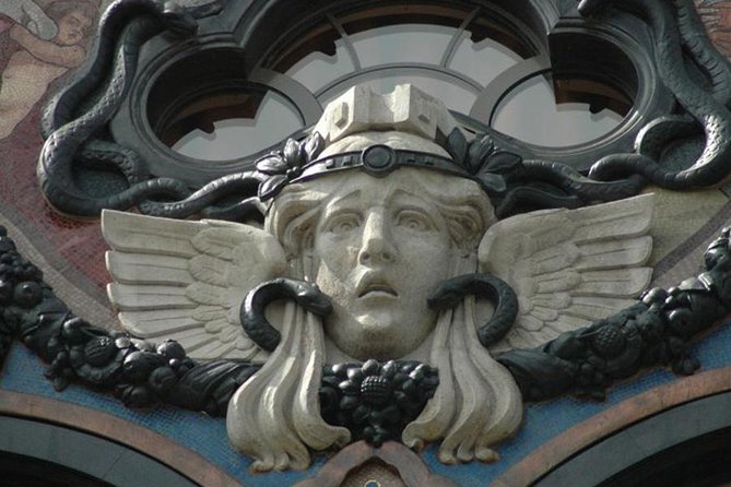 Budapest Art Nouveau Walking Tour - Stop 1: Gresham Palace Facades and Inside the Luxury Story