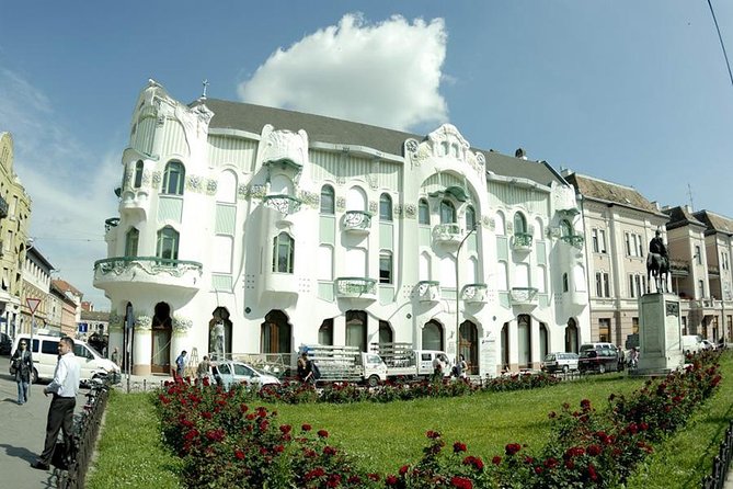 Budapest Art Nouveau Walking Tour - Stop 2: The Royal Postal Savings Bank and Lechner’s Flourish